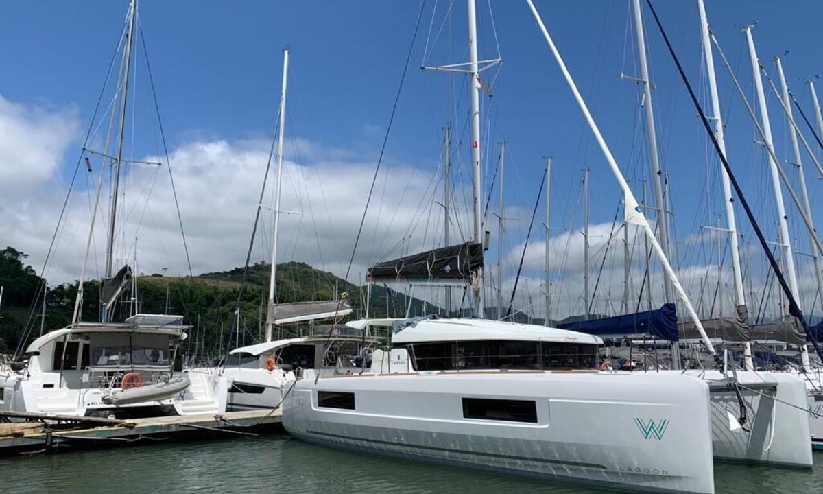Paraty Boat Rental | Sun-Kissed Sailing Adventure in Angra dos Reis from Rio de Janeiro to Paraty