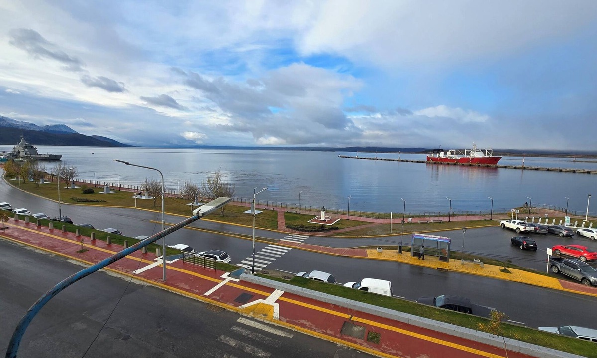 Province of Tierra del Fuego Apartment | Sunrise in front of the Beagle Channel, everything close by!
