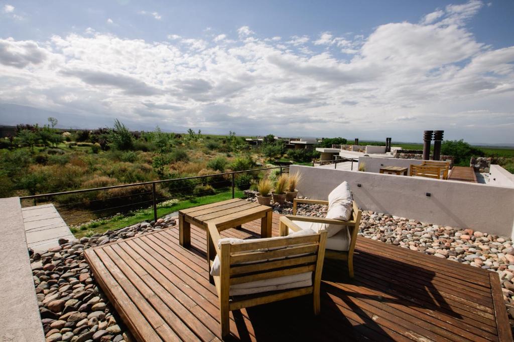Vista Flores Hotel | The Vines Resort & Spa