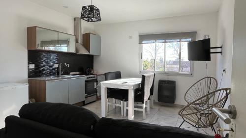 Ezeiza Apartment | Travel Suites Ezeiza- 5 pax- Centro Eze- Shoppings a 8 min