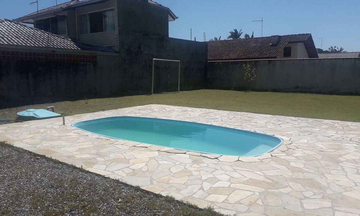 Itapoa House | Two-story house with pool and small soccer field in Itapoá-SC