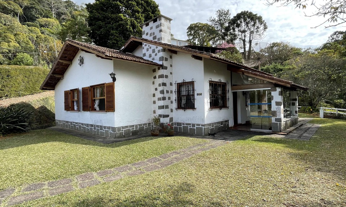 Teresopolis Cottage | Typical mountain house, beautiful with a very pleasant view.