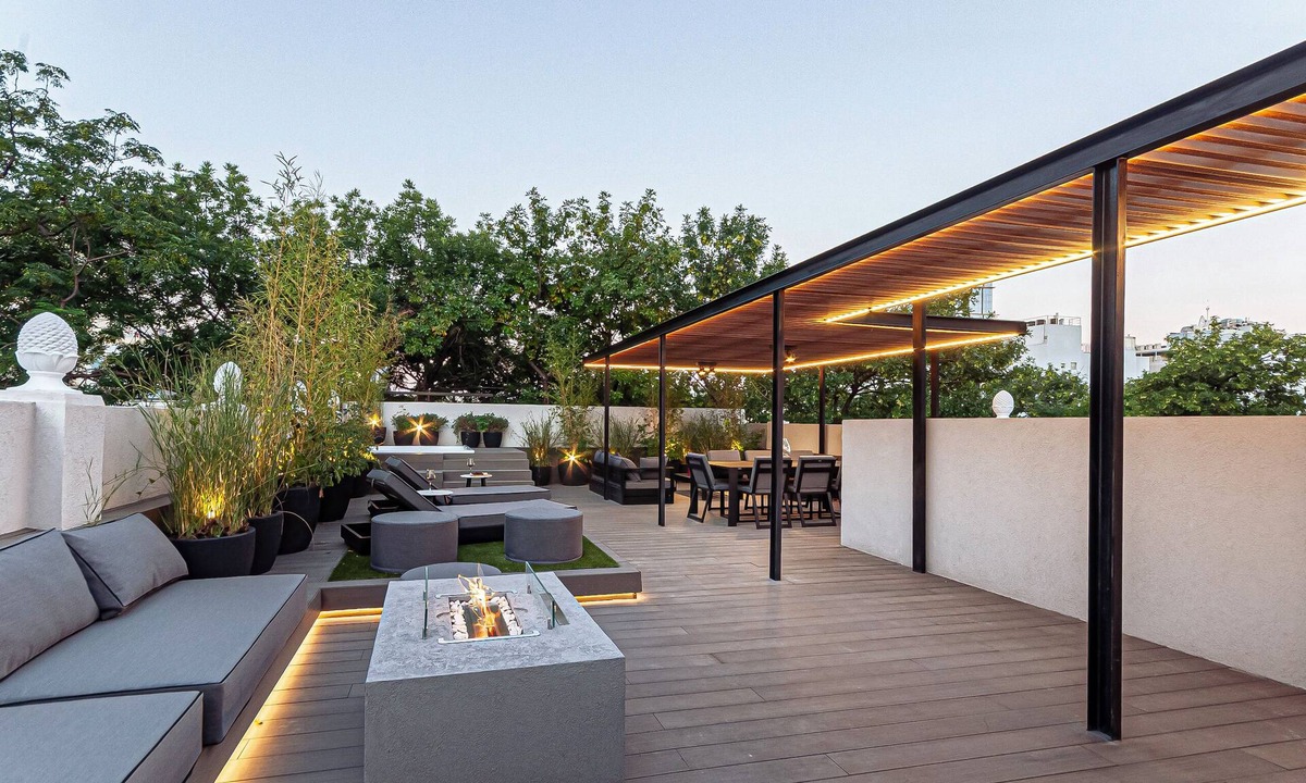 Palermo House | Ultra Luxurious 3-bedroomHouse with Private Rooftop, Jacuzzi, BBQ area & Office