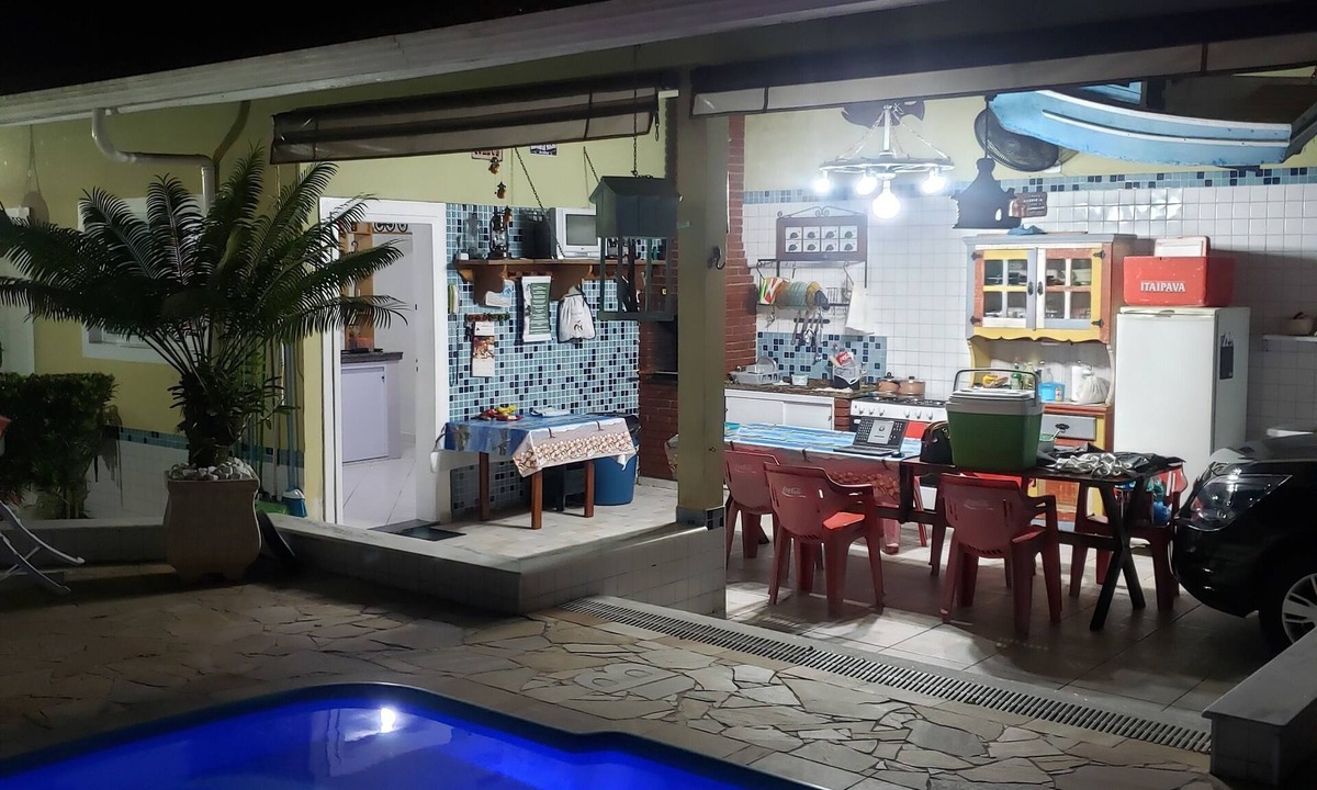 Jardim Casablanca House | Vacation Home in Peruíbe (Swimming Pool, Wi-Fi, TV, Air Conditioning)