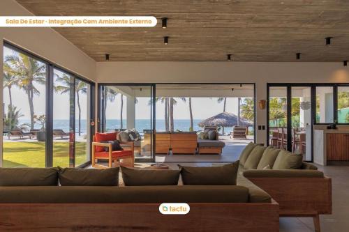 Fortim House | Vila Juriti: Beachfront with pool in Fortim
