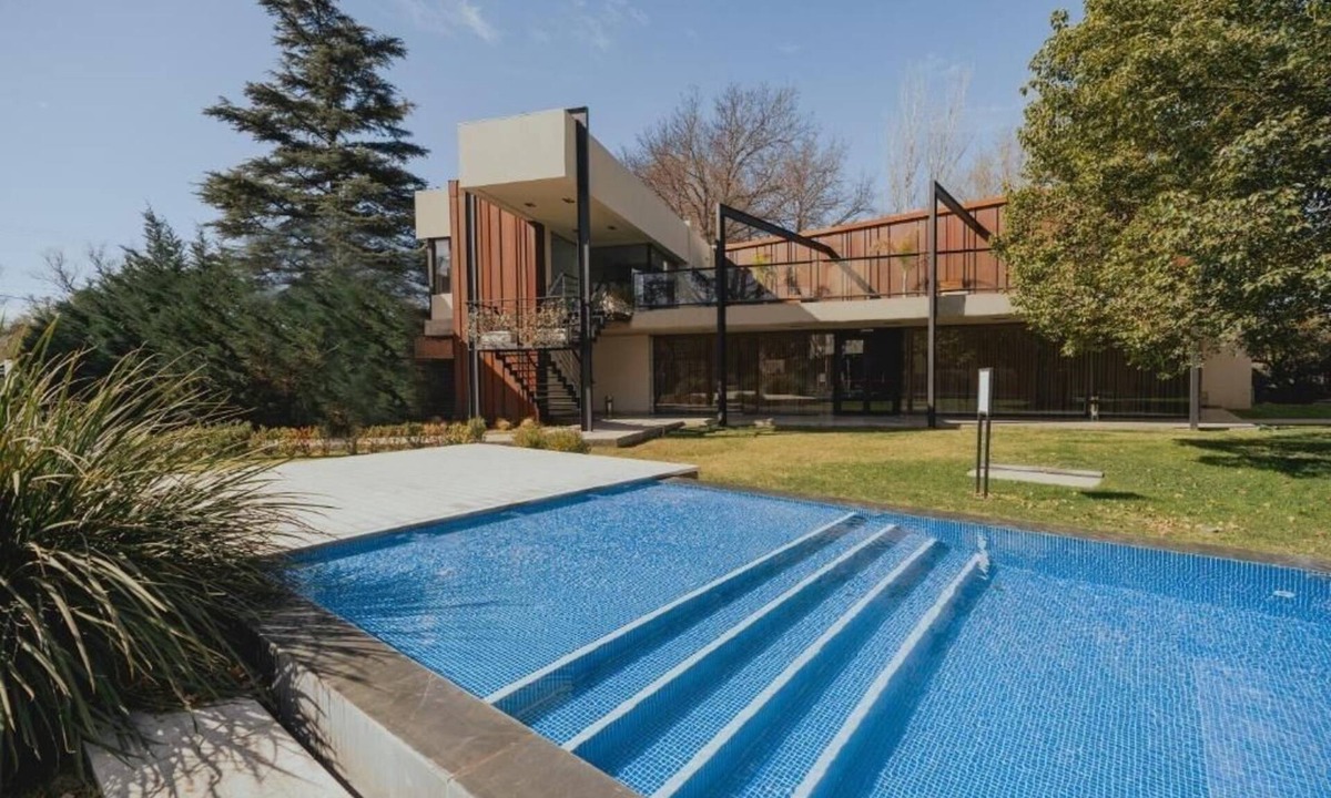 Rio Cuarto Hotel | Wellness Oasis: Heated Indoor Pool, Sauna & Hot Tub | 1.4 Mi to Sarmiento Park