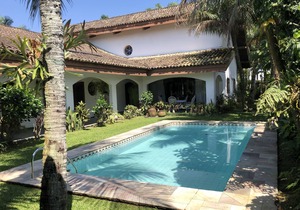 Excellent house Pernambuco Guaruja Beach in Balneario Praia do Pernambuco