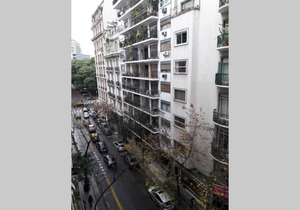 Cool & cozy apartment in Retiro