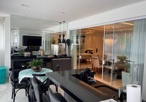 Luxuoso Apartamento NO Coração DE Meia Praia in Itapema