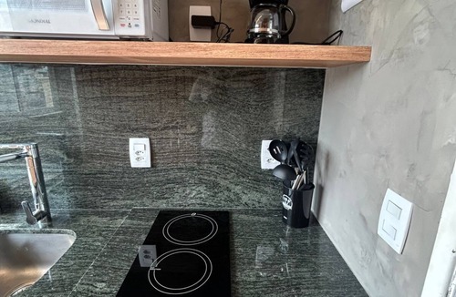 Zona Sul Apartment | 14m2 | 32" TV | Near beach | Near mall 24A