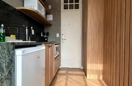 Zona Sul Apartment | 14m2 | 32" TV | Near beach | Near mall 24A