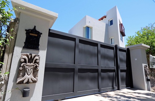Roldan House | 2 Beautiful Houses in one Property near Rosario (up to 16 guests)