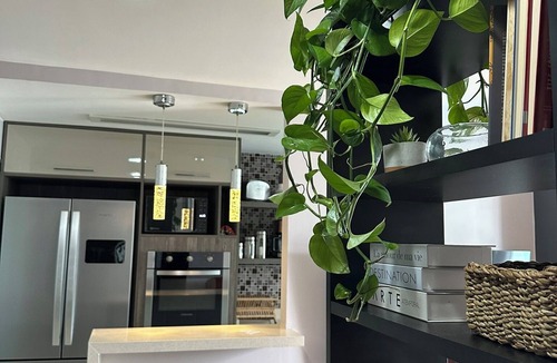 Recreio dos Bandeirantes Apartment | 2-Bedroom Apartment with Pool and Garage, 500m from the Beach