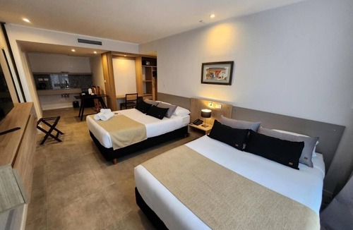 Rio Cuarto Hotel | 2 Relaxing Room With Pool And Parking Near Plaza 9 de Julio And City Attractions