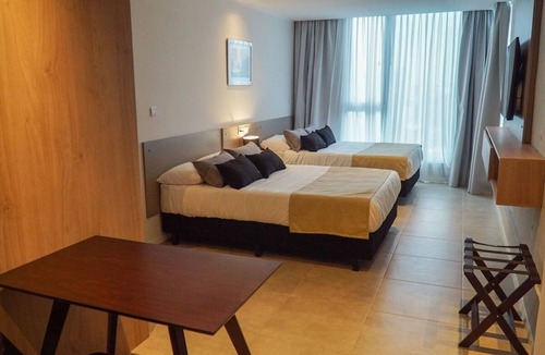 Rio Cuarto Hotel | 2 Relaxing Room With Pool And Parking Near Plaza 9 de Julio And City Attractions