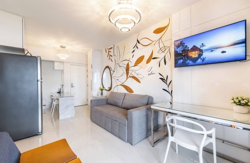 Central Zone Apartment | 2112 Studio Premium Refinement in the City Center Garage & Pool & Gym