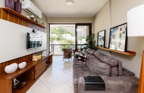 Zona Sul Apartment | 2BDRs with pool and garage in Humaitá|HMT 282/1301