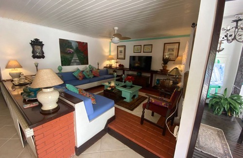 Humaita House | 3 Bedroom Oasis with Jacuzzi in the Center of Búzios