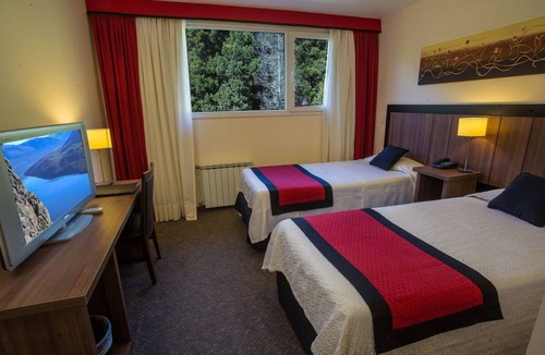 San Carlos de Bariloche Hotel | 3 Relaxing Retreat w/Breakfast, Stunning Views & Heated Pool | Near Nahuel Lake