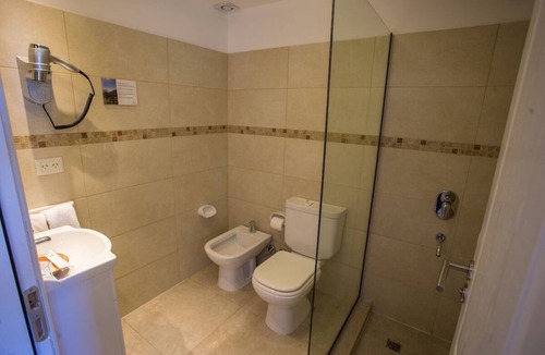San Carlos de Bariloche Hotel | 3 Scenic Rooms Near Downtown & Lakefront w/Wellness, Hot Tub & Breakfast