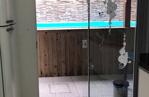 Centro House | 300 METERS FROM THE MAIN BEACH IN B. CAMBORIU/17 PEOPLE/A/C/4 AVAILABLE/SWIMMING POOL/PISC