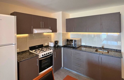 San Carlos de Bariloche Hotel | 4 Lake View Units with Breakfast & Heated Pool Perfect for Couples and Families