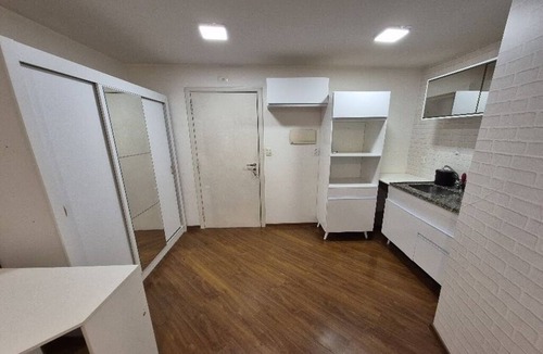 Consolacao Apartment | 5 minutes from Paulista Avenue. Apartment with balcony and air conditioning.