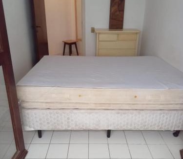 Jardim Vitoria Apartment | 50 Metros da PRAIA da Enseada, poucos passos da MELHOR praia do Guaruja e ao lado de vários estabelecimentos, podendo fazer tudo a pé !