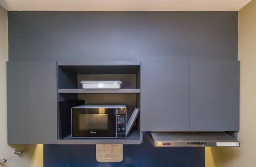 Alphaville Industrial Apartment | 604A Prime - Apartment - Alpha Stay