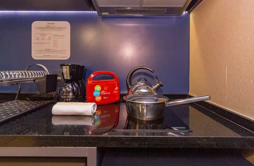 Alphaville Industrial Apartment | 604A Prime - Apartment - Alpha Stay