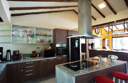 Caiacanga House | A retreat with panoramic views of the south of Florianópolis Island.