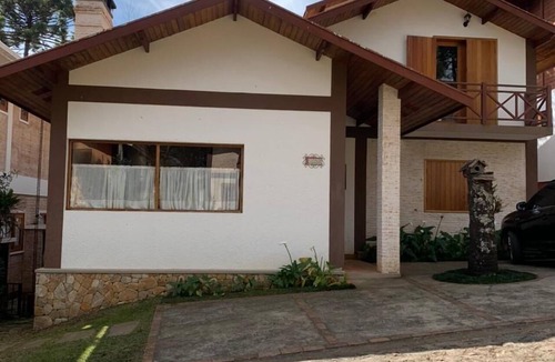 Monte Verde House | A wonderful home in a secure community with 4 suites.