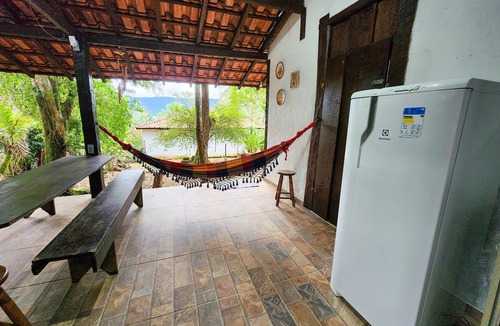 Bexiga Ski Chalet | Aconchegante Chalé Cercado de Natureza ao Lado da Cachoeira do Paquetá
