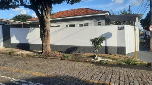 Bauru House | Aconchegante Microcasa Banheiro Privativo e Garagem Compartilhada