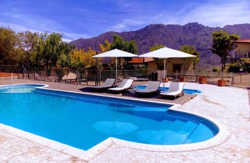 Cacheuta Hostel | Aguilas de Piedra