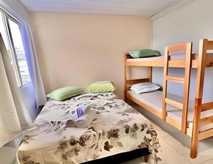 Matinhos Apartment | #AleGriaSoL&Mar# Quarto para Família/Amigos