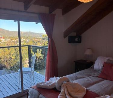 Huerta Grande Cabin | Altos del Pucara Piscina Climatizada vista a las sierras juegos Huerta Orgánica