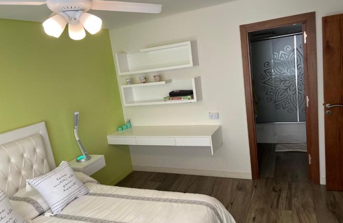 La Perla Apartment | Alucinante departamento en La Perla 3 ambientes con aire acondicionado y calefacción central con cochera cubierta