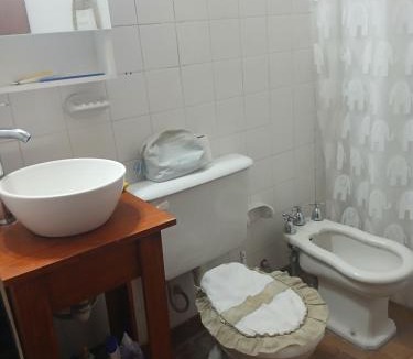 Salta Apartment | Amplio departamento de 3 habitaciones con cochera, balcón y wifi ,comodo y equipado en zona sur de Salta