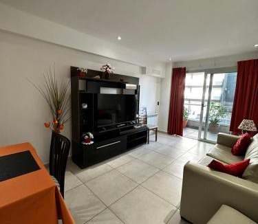 La Perla Apartment | Amplio DOS ambientes con balcón a 250 mts del mar