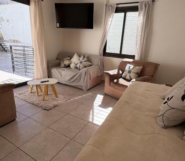 Mendoza City Center Apartment | Amplio y luminoso departamento en PB con patio, parrilla y cochera