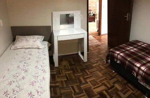Licorsul Apartment | Apê completo com suíte, sacada e garagem fechada