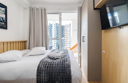 Matriz Apartment | Apartamento 1308 - Manhattan Tower · Studio no centro p/3 | Sacada fechada, Wi-Fi & A/C