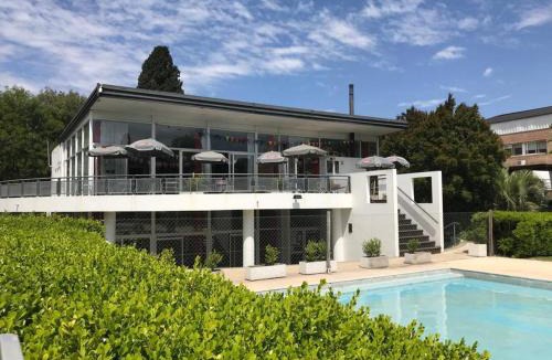 Pilar Centro Apartment | Apartamento en Country Pilar Gran Piscina Parrilla propia hasta 4 personas