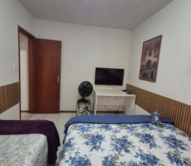 Sao Mateus Apartment | Apartamento Espaçoso para Grupos l 10 Pessoas l Wi-Fi l Estacionamento l JF 200 metros do idependência shopping