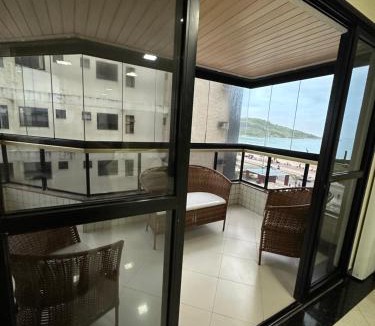 Praia do Morro Apartment | Apartamento familiar com vista para o mar em Guarapari Praia do Morro, frente ao Marlim!