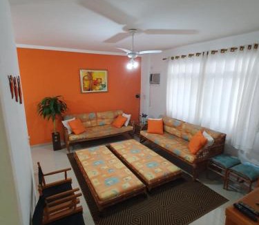 Enseada Apartment | Apartamento na Enseada - A 5 minutos a pé da praia com Wi-Fi e TV a Cabo