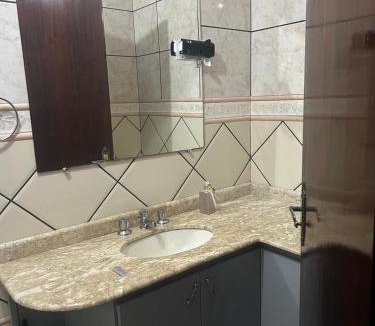 Treze Tilias Apartment | Apartamento no Centro Próximo à Padaria, Farmácia e Mercado