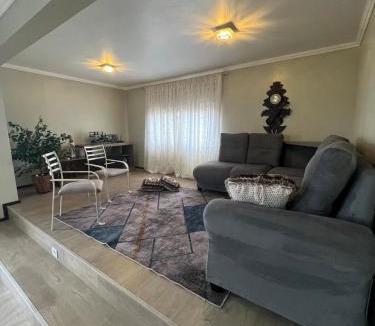 Treze Tilias Apartment | Apartamento no Centro Próximo à Padaria, Farmácia e Mercado