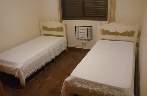 Jardim Vitoria Apartment | Apartment 100m from the beach, 3 bedrooms in excellent condominium.